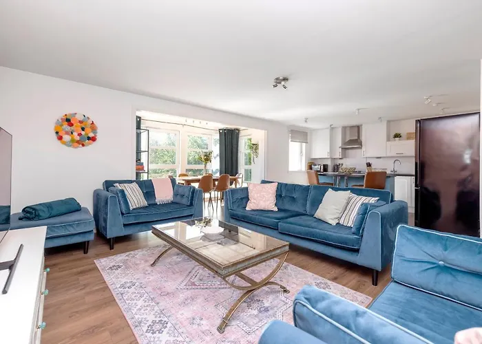 Joivy Modern 2 Bed Flat Near Murrayfield Stadium