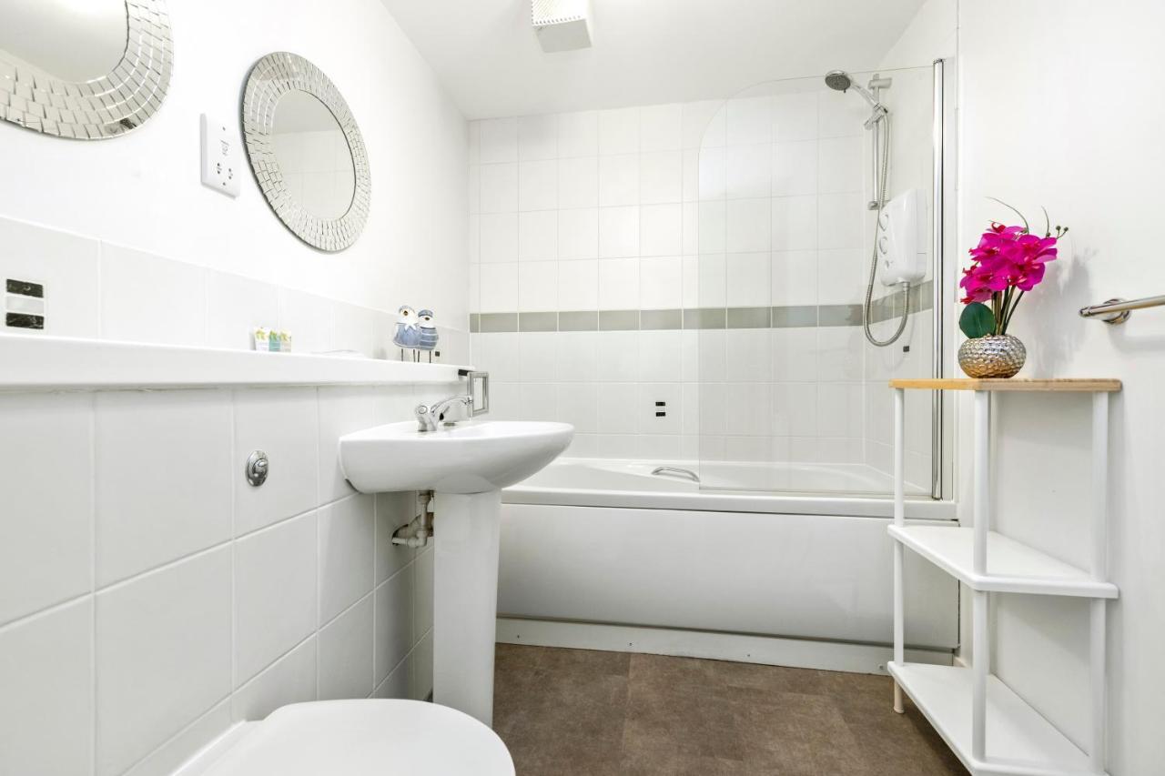 Joivy Modern 2 Bed Flat Near Murrayfield Stadium Apartment